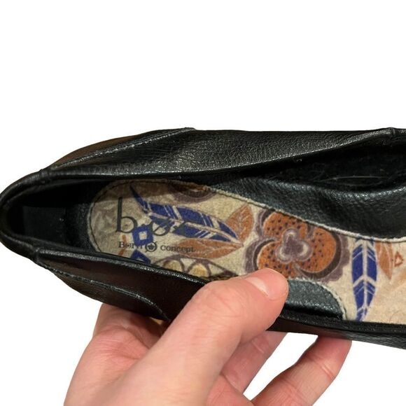 3 for $30! B.o.c black flats. Size 6 - Picture 3 of 7